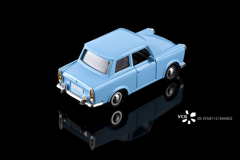 蓝色玩具车 - 东德经典Trabant图片素材