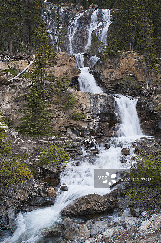 加拿大艾伯塔省贾斯珀国家公园冰原大道Tangle Falls图片素材