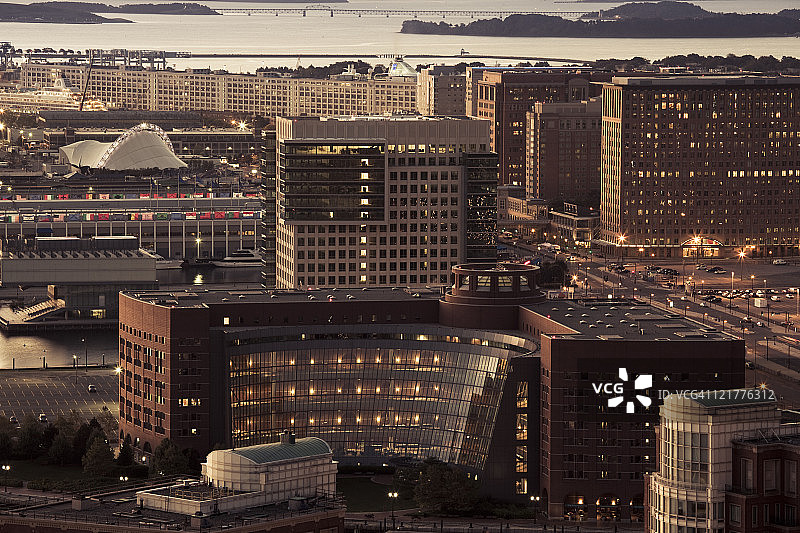 黎明时分的南波士顿海滨，美国马萨诸塞州波士顿图片素材