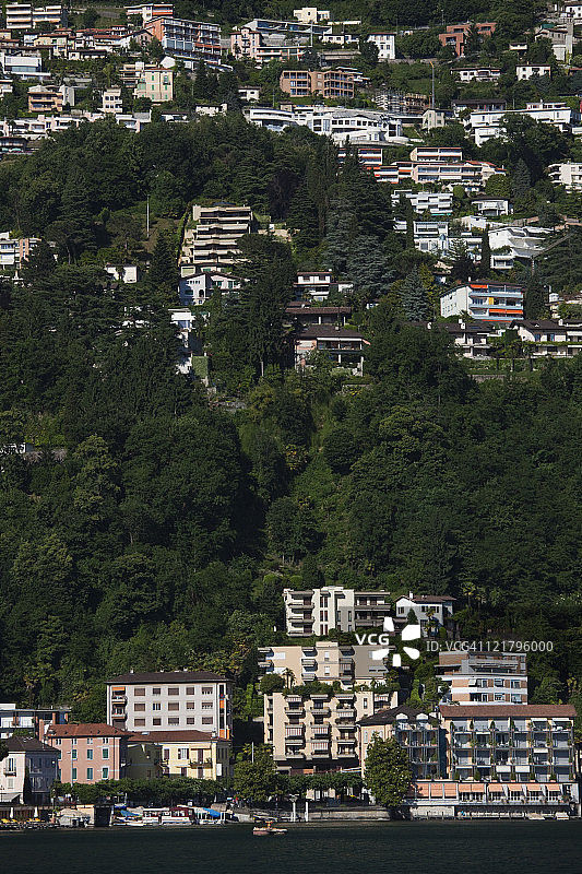 瑞士提契诺州卢加诺湖，布雷山上建筑图片素材