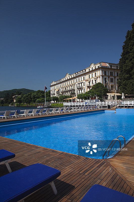 意大利科莫湖切尔诺比奥埃斯特庄园大酒店泳池景观图片素材