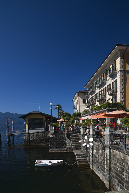 意大利皮埃蒙特马焦雷湖坎内罗里维埃拉湖滨图片素材