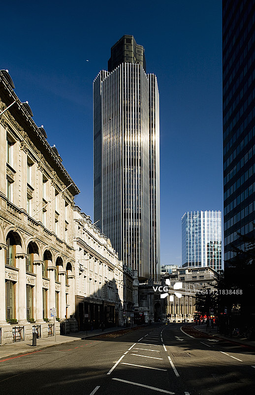 伦敦最高的建筑物42号塔，英国伦敦国民西敏寺银行总部图片素材