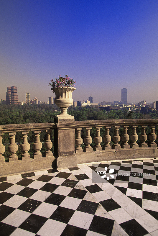 墨西哥墨西哥城查普尔特佩克城堡阳台图片素材