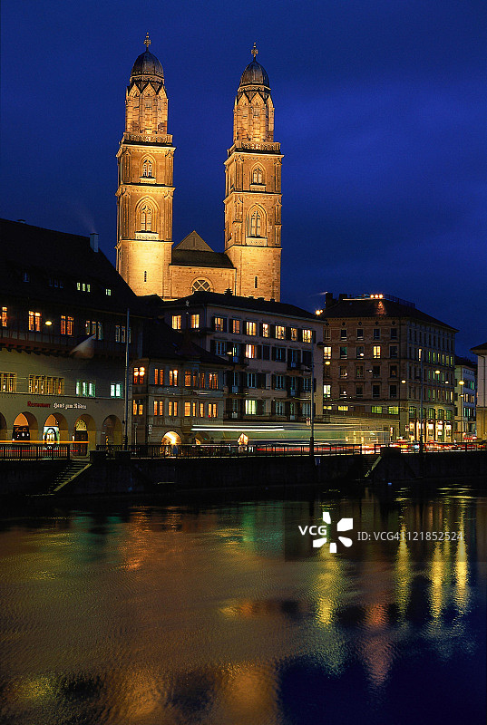 瑞士苏黎世利马特河的黄昏图片素材