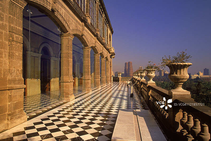 墨西哥墨西哥城查普尔特佩克城堡阳台图片素材