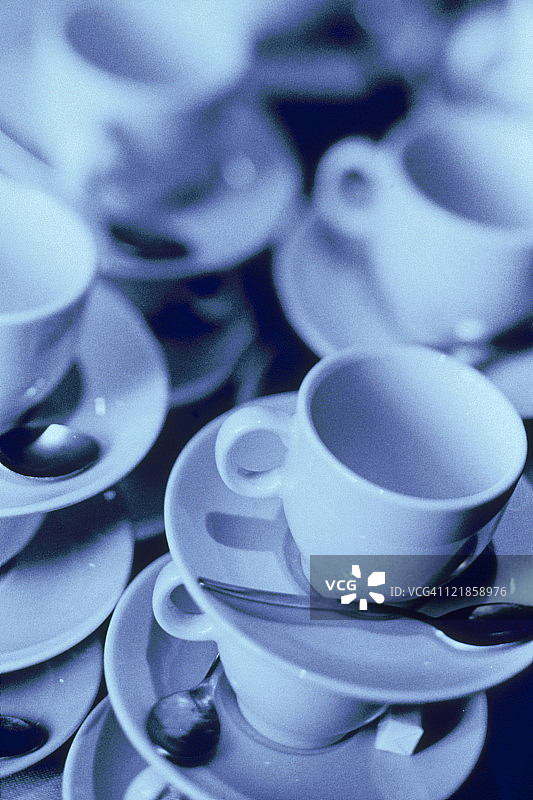 堆叠的咖啡杯，荷兰鹿特丹图片素材