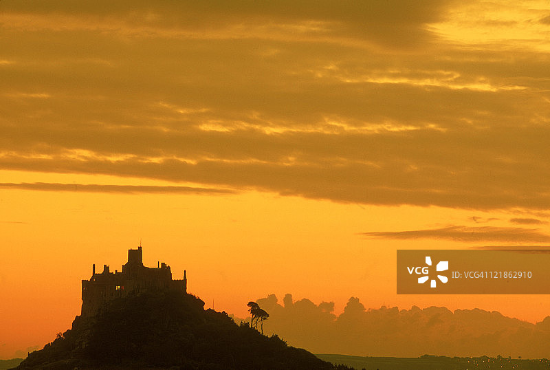 英格兰康沃尔圣迈克尔山的日落图片素材