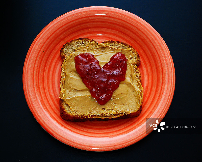 花生酱和心形果冻图片素材