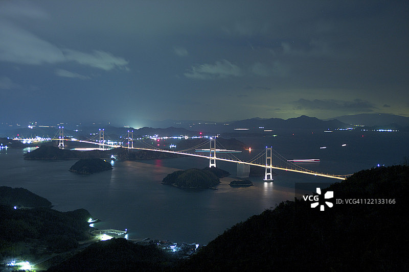 夜幕下的来岛海峡大桥图片素材