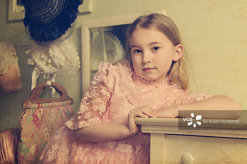 复古风格女孩图片素材