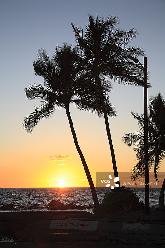 美国夏威夷卡怀哈伊港日落图片素材