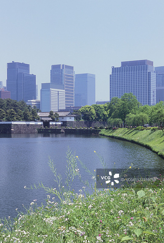 日本东京千代田区樱田护城河图片素材