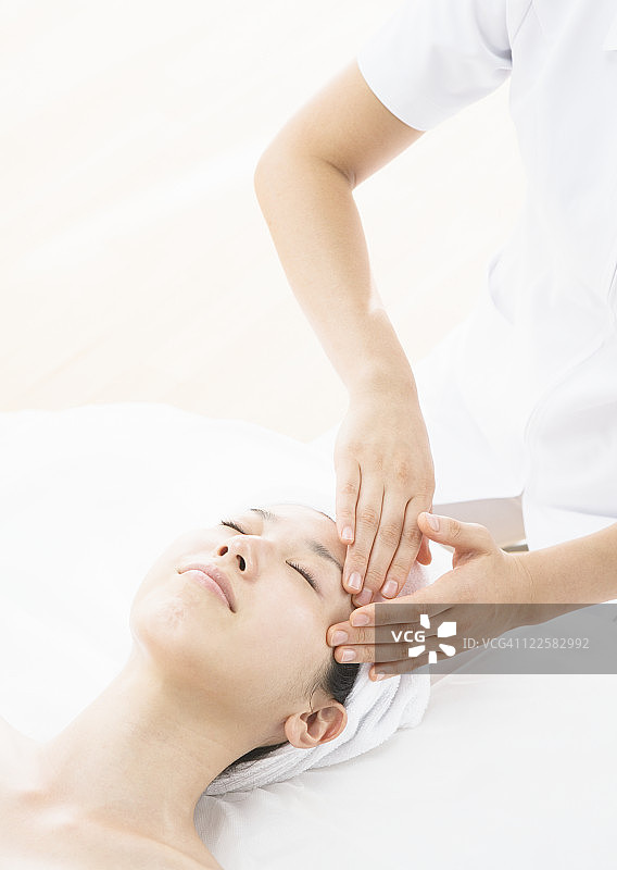 面部按摩图片素材