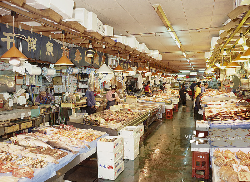 日本钏路市鱼市图片素材