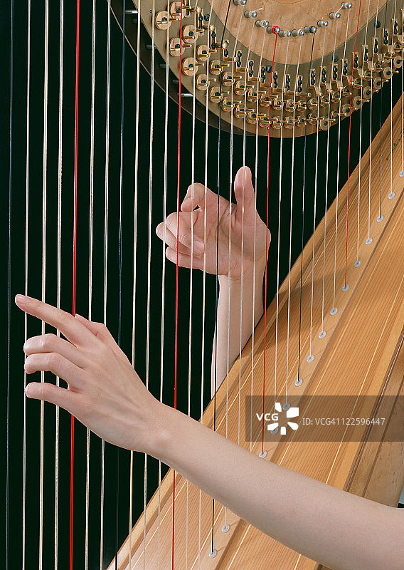 竖琴演奏图片素材