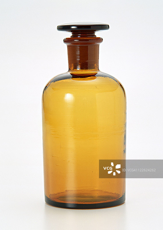 窄口化学试剂罐图片素材