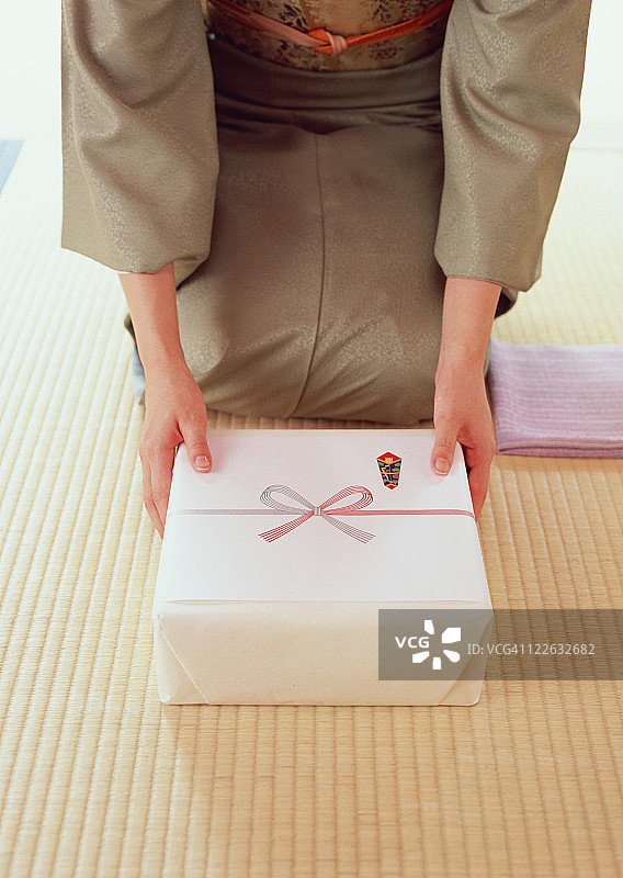 日式礼品赠送图片素材