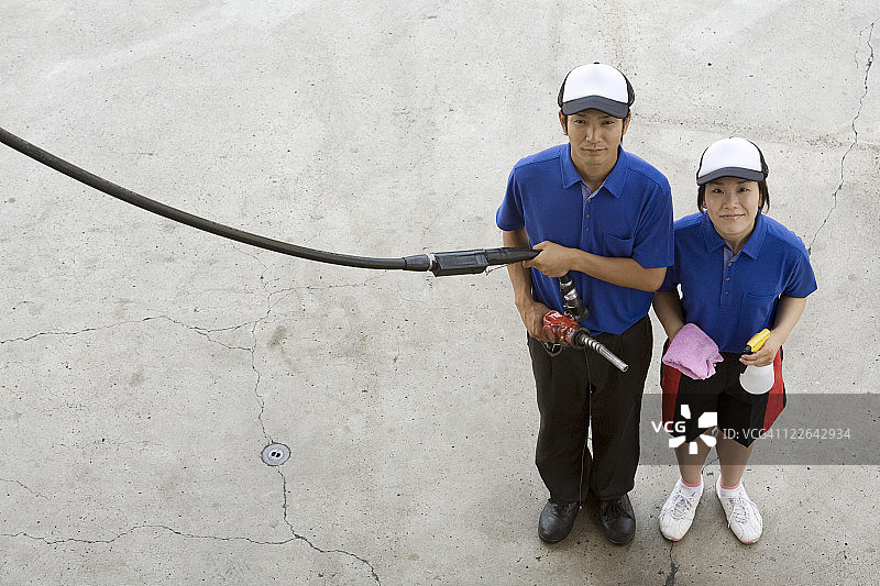 加油站服务员站立图片素材