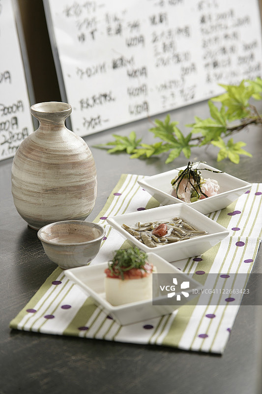 清酒和小吃图片素材