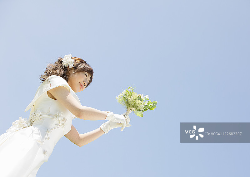 新娘手捧鲜花图片素材