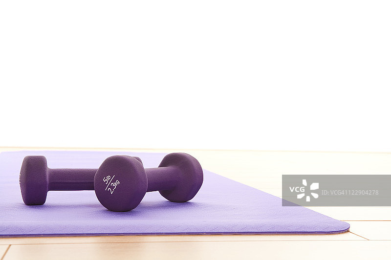 紫色哑铃图片素材