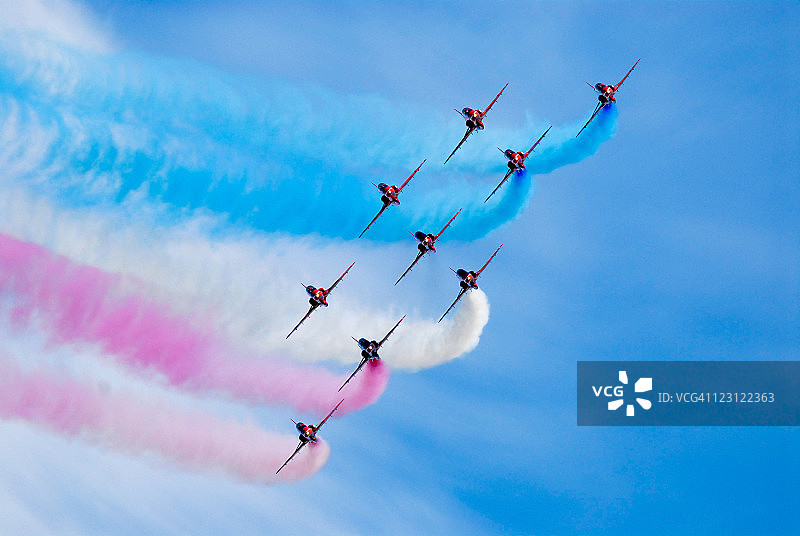 红白蓝箭头图片素材