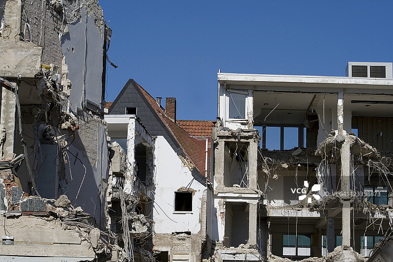 破损的房屋图片素材