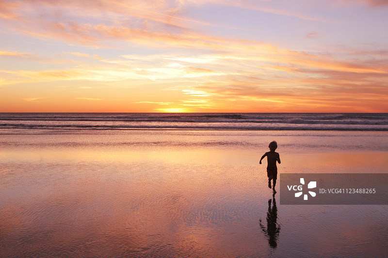 奔向太阳图片素材