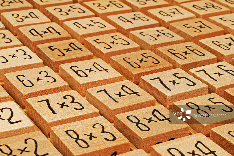 木制数字拼图图片素材