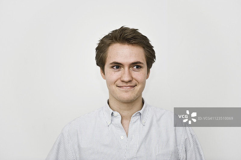 丹麦秘密会社年轻成员的微笑肖像图片素材