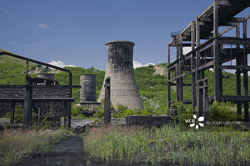 罗马尼亚特兰西瓦尼亚的黑色轮胎作品图片素材