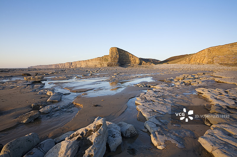 格拉摩根遗产海岸的纳什角岩石海岸线图片素材