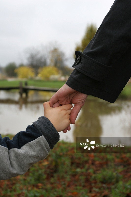 公园里的家庭图片素材