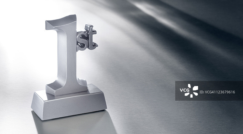 银色一等奖奖杯图片素材