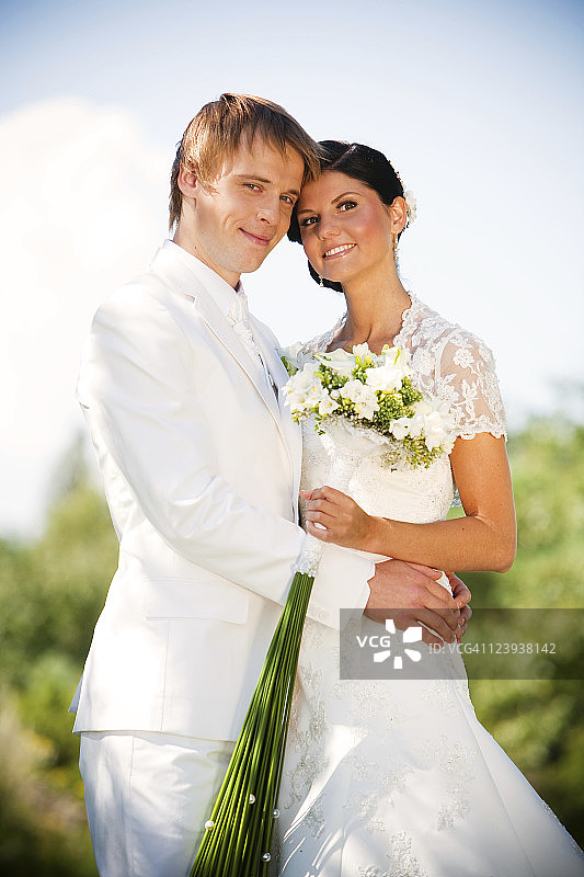 幸福的新娘和新郎图片素材