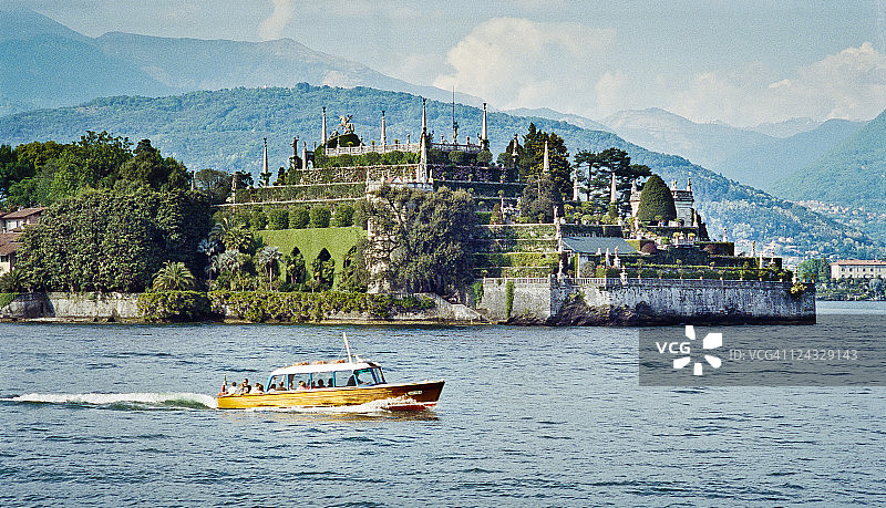 马焦雷湖上的美丽岛图片素材