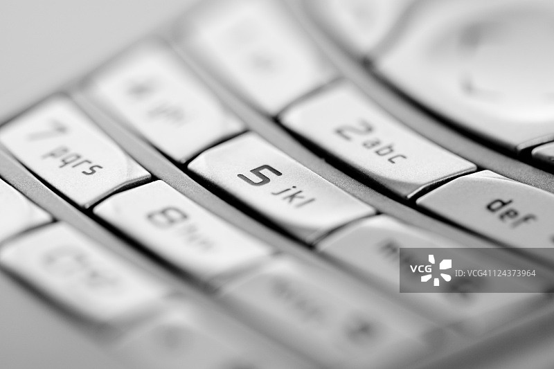 键盘和手机特写黑白照片图片素材
