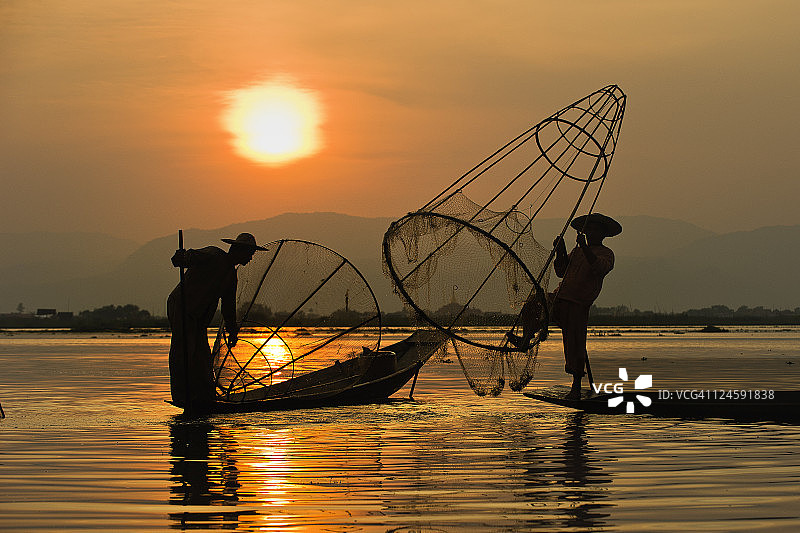 茵莱湖的日落图片素材