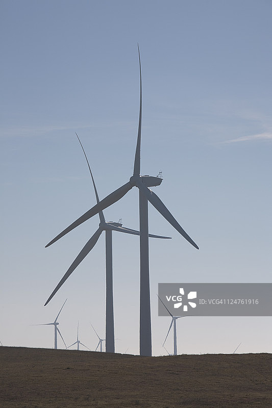 加州里奥维斯塔附近的风车图片素材