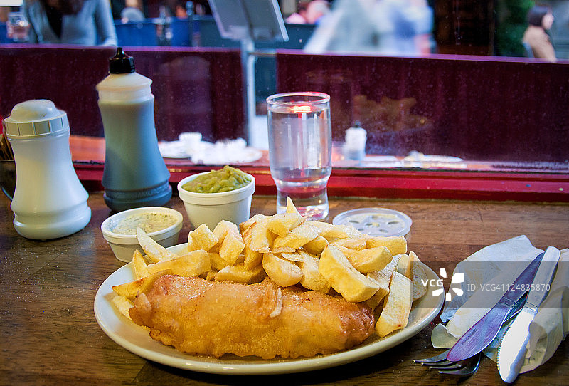 炸鱼薯条和豌豆泥图片素材