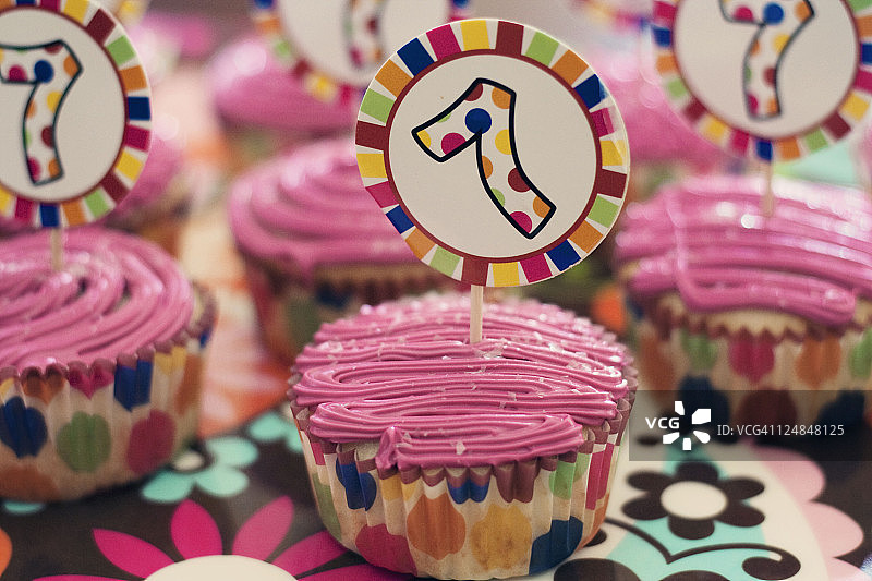 自制纸杯蛋糕图片素材