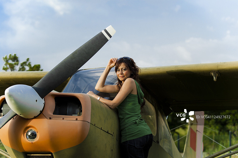 飞行员女孩图片素材