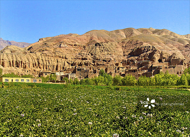 山洞里的房子图片素材