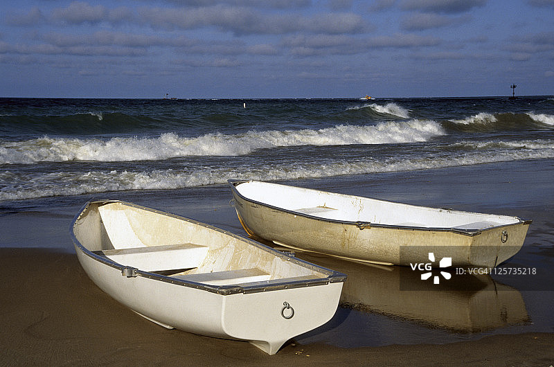 美国伊利诺伊州芝加哥橡树街海滩上的划艇图片素材