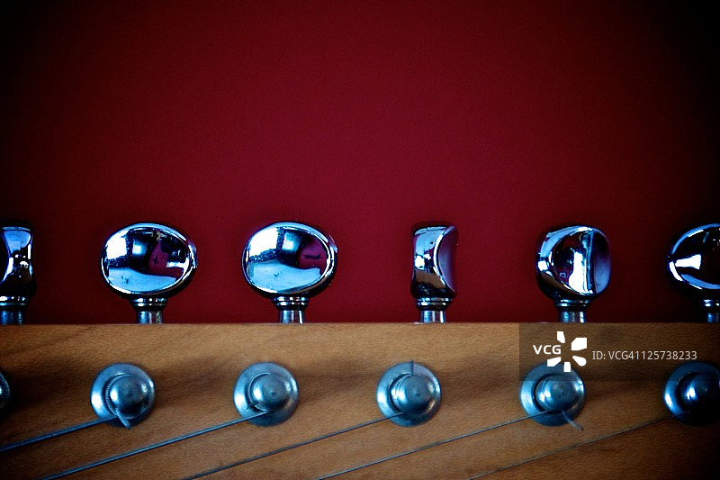 吉他调音栓和琴弦图片素材