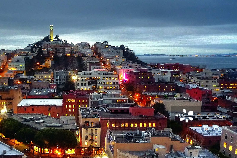 旧金山电报山上的科伊特塔图片素材