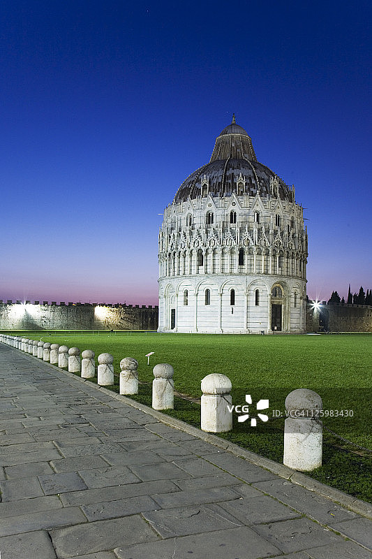 大教堂里的浸信会。大教堂广场，Campo dei Miracoli，比萨，意大利图片素材