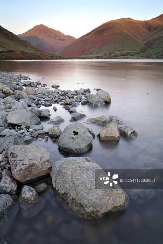 英国湖区日落时的废弃水域图片素材