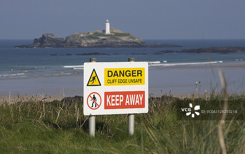 带有戈德雷维灯塔的指示牌图片素材